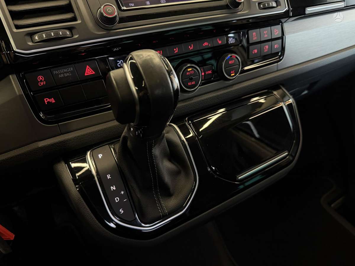 Volkswagen Multivan, 2.0 l., Минивэн