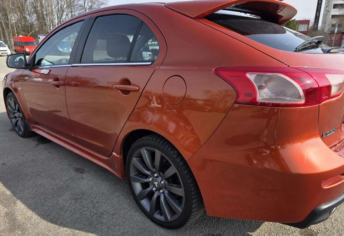 Mitsubishi Lancer, 2.0 l., hatchback