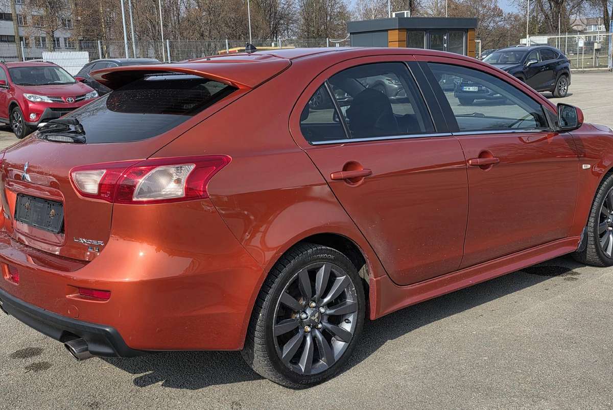 Mitsubishi Lancer, 2.0 l., hatchback