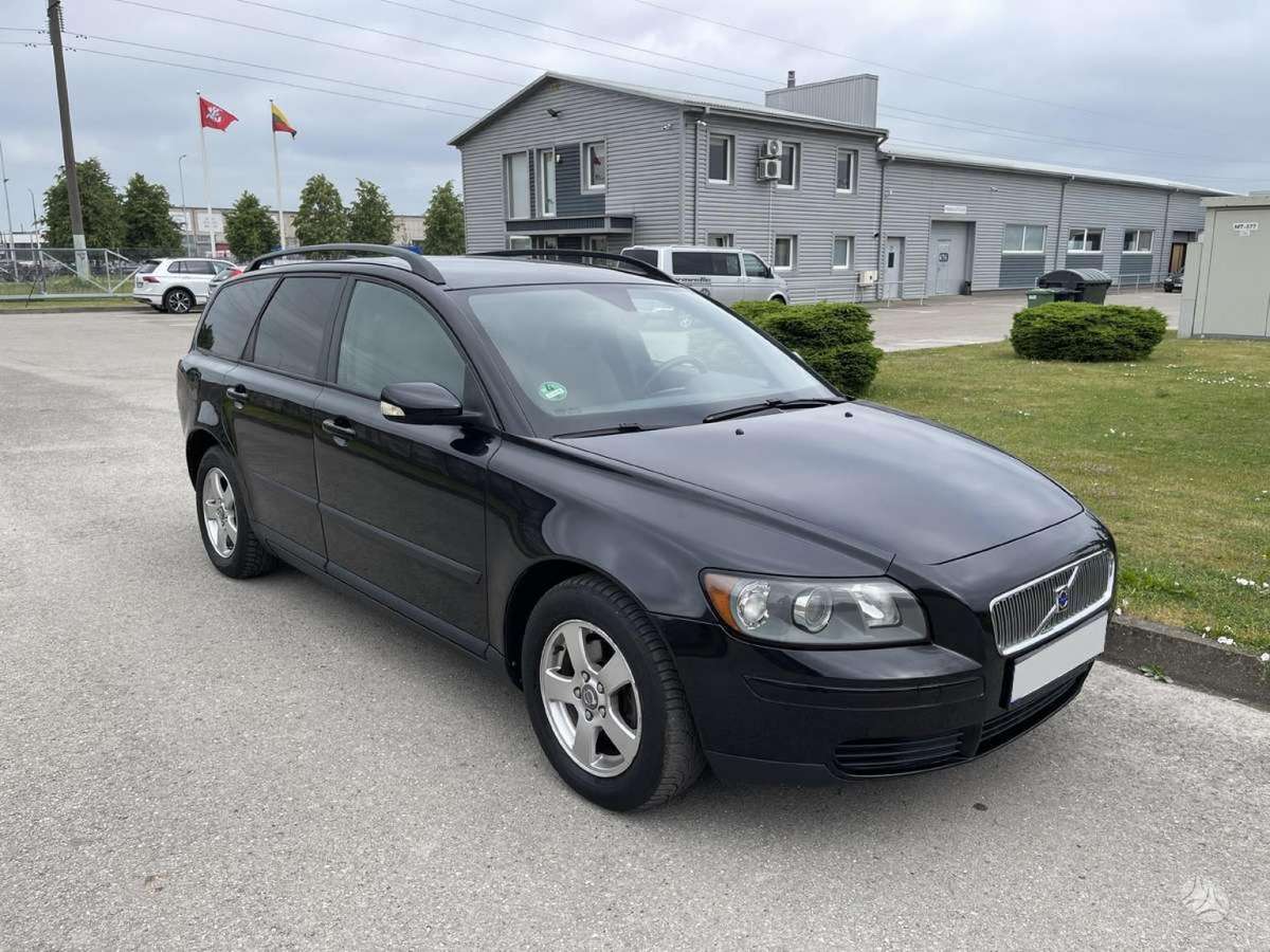 Volvo V50 - 1