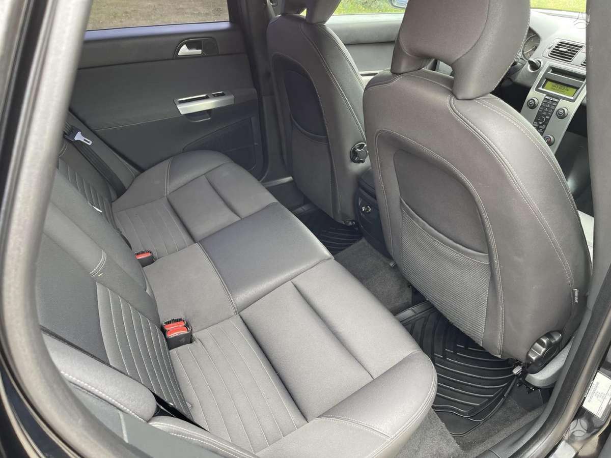 Volvo V50 - 11