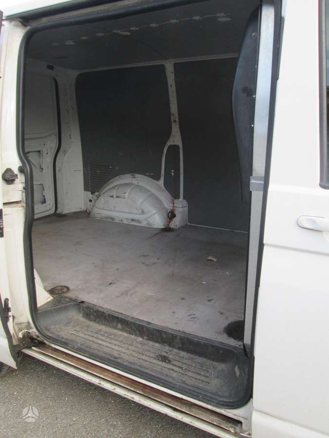 Volkswagen Transporter - 9