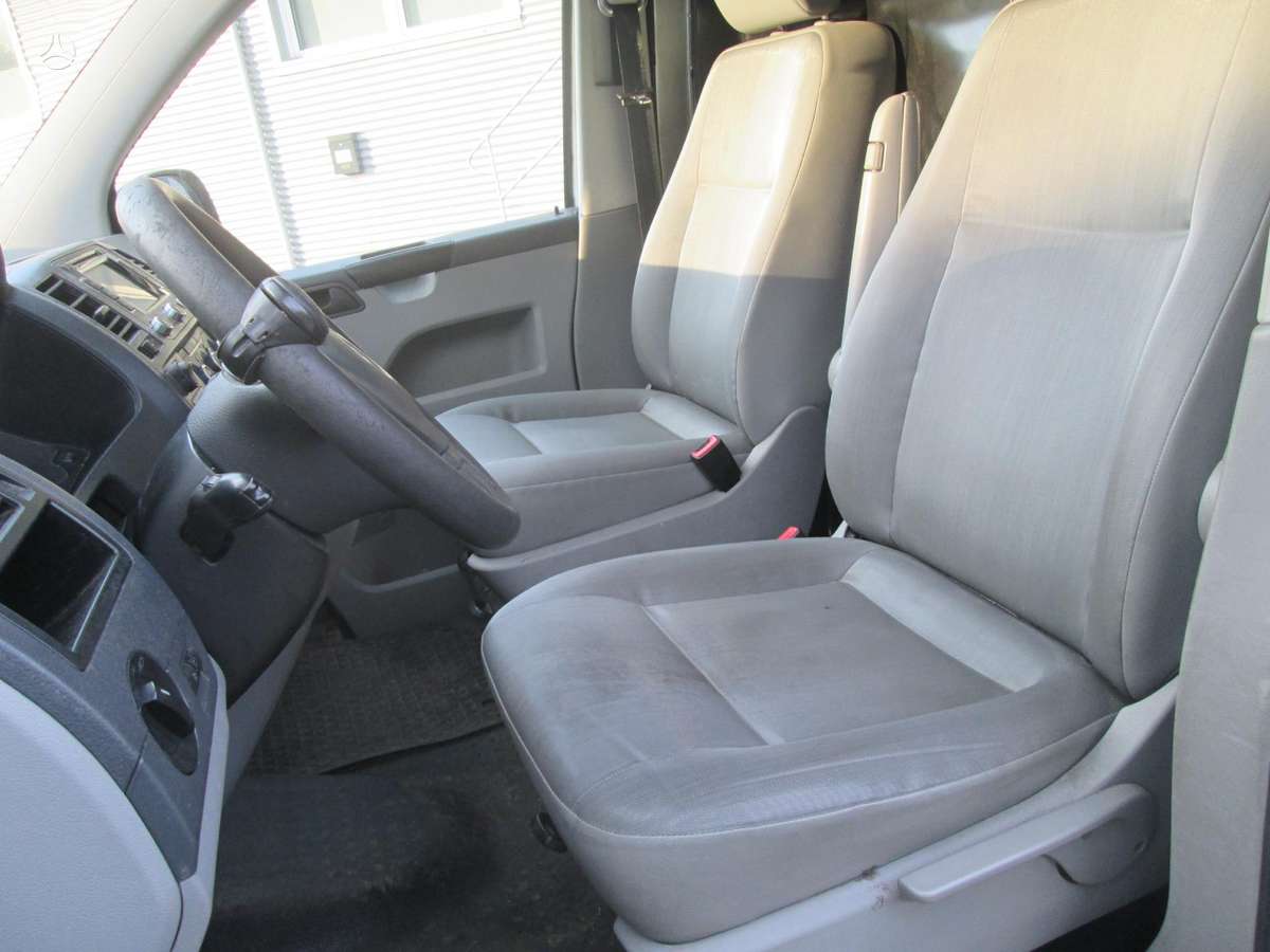 Volkswagen Transporter - 12