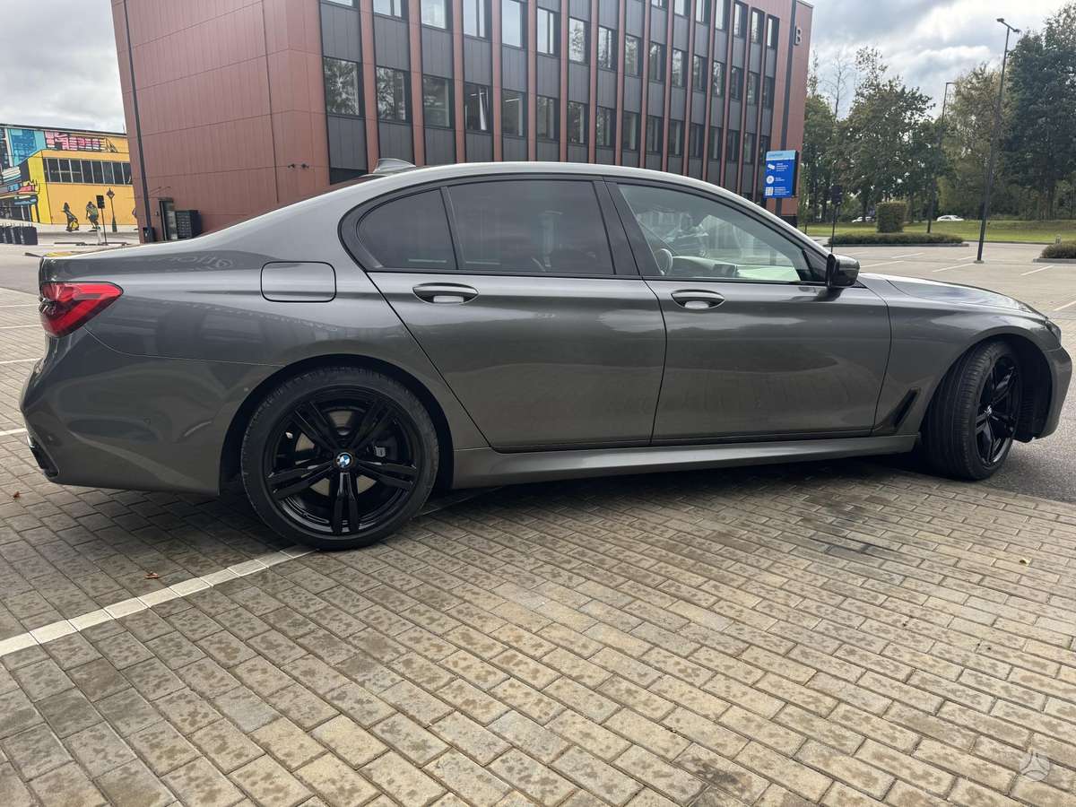 BMW 740, 3.0 l., Седан