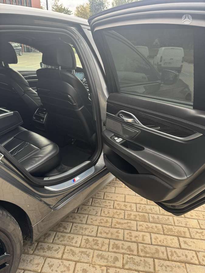 BMW 740, 3.0 l., Седан