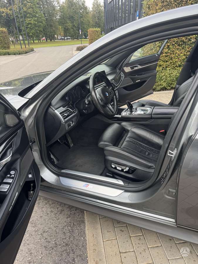 BMW 740, 3.0 l., Седан