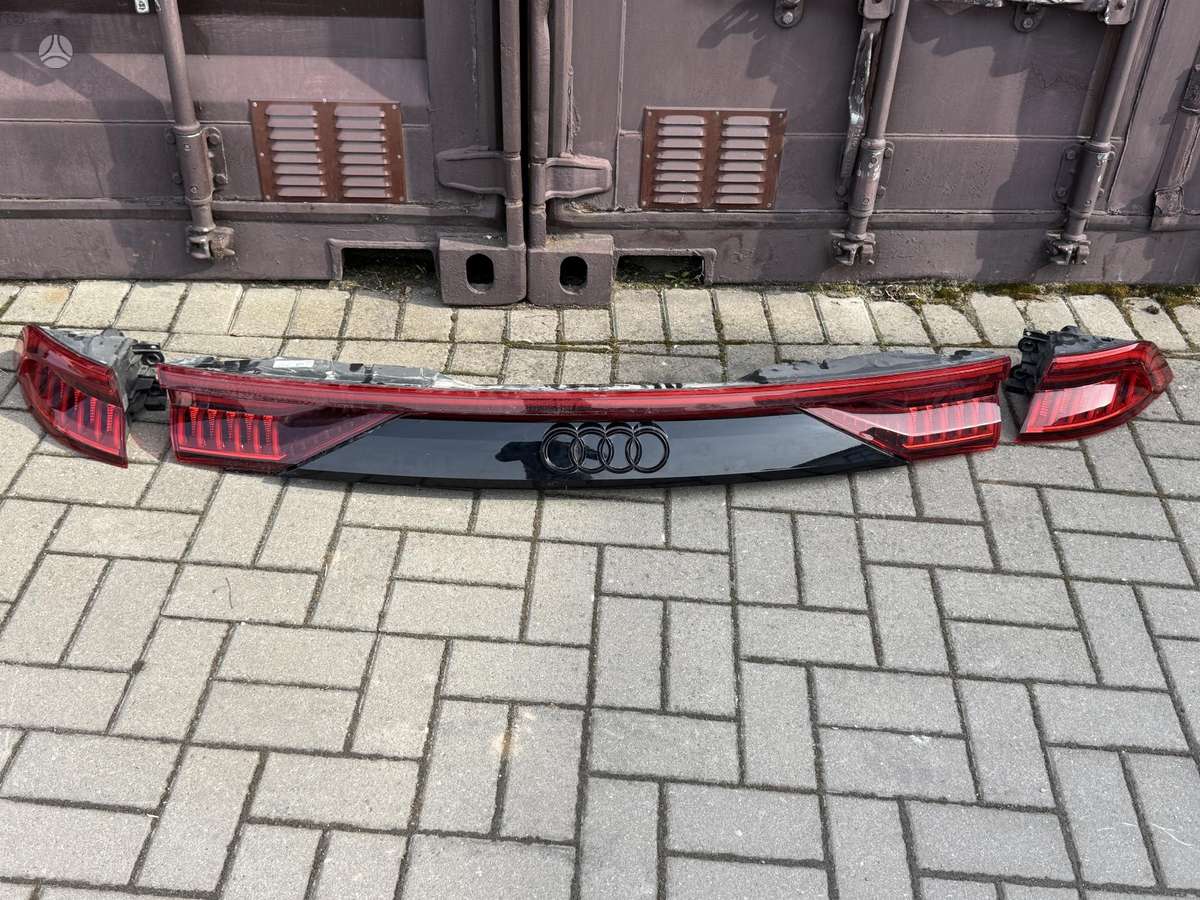 Audi RS Q8 lights