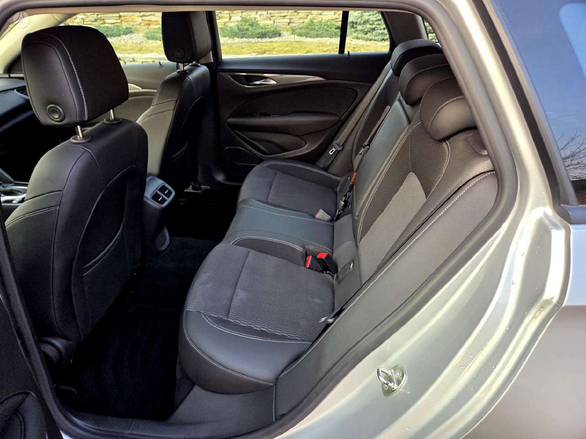 Opel Insignia, 2.0 l., wagon