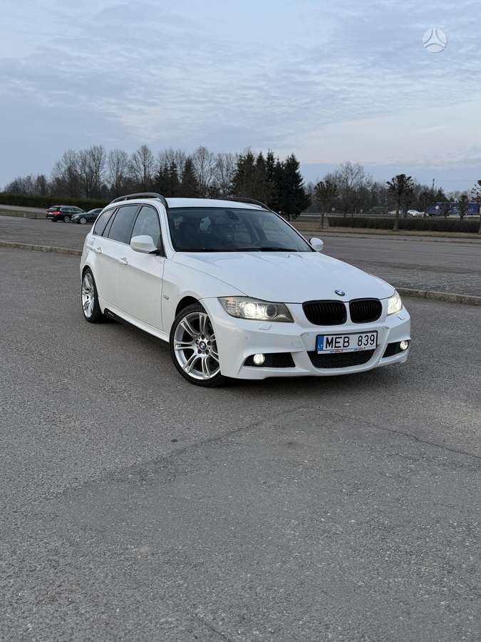 BMW 330, 2010