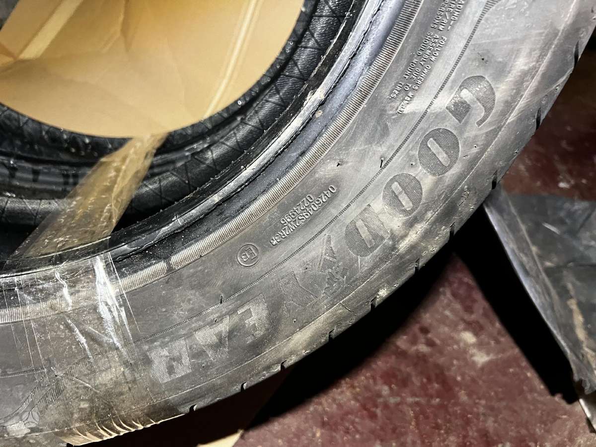 Goodyear, vasarinės 215/55 R18