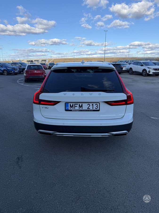 Volvo V90 Cross Country - 5