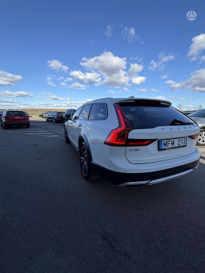 Volvo V90 Cross Country - 6