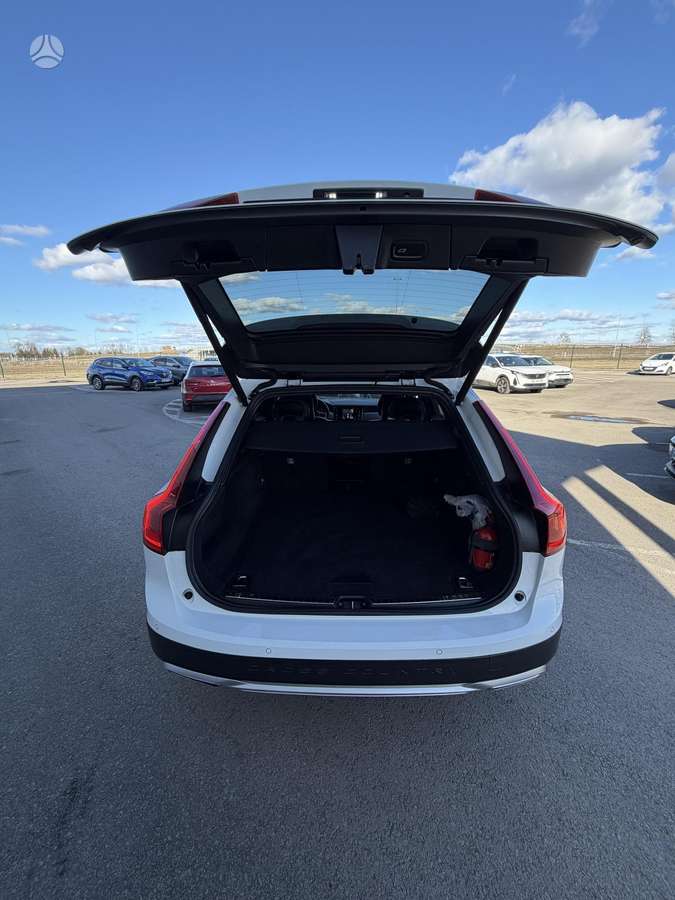 Volvo V90 Cross Country - 7