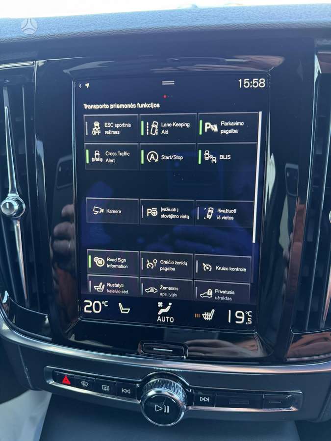 Volvo V90 Cross Country - 10
