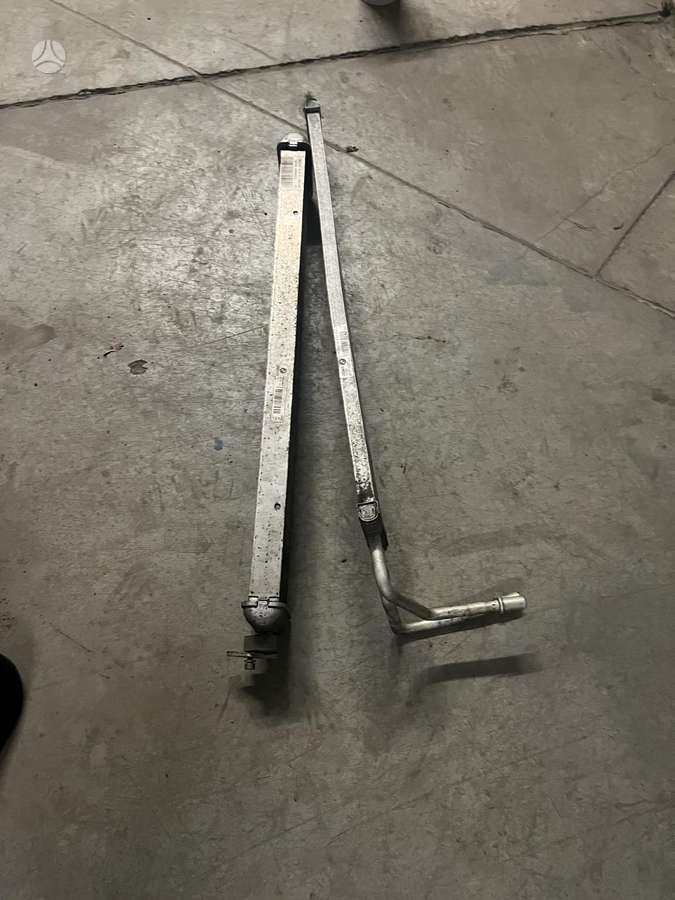 BMW 5 serija variklio aušinimo detalės