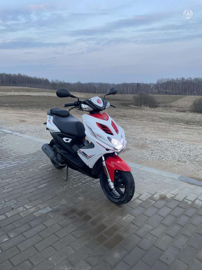 Yamaha Aerox 49cc, scooters / mopeds