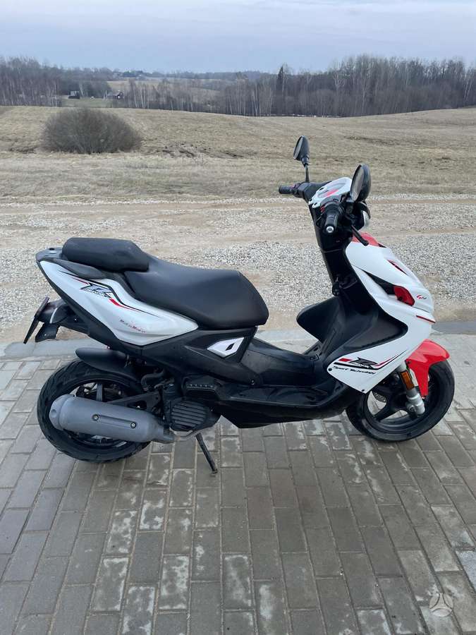 Yamaha Aerox 49cc, scooters / mopeds