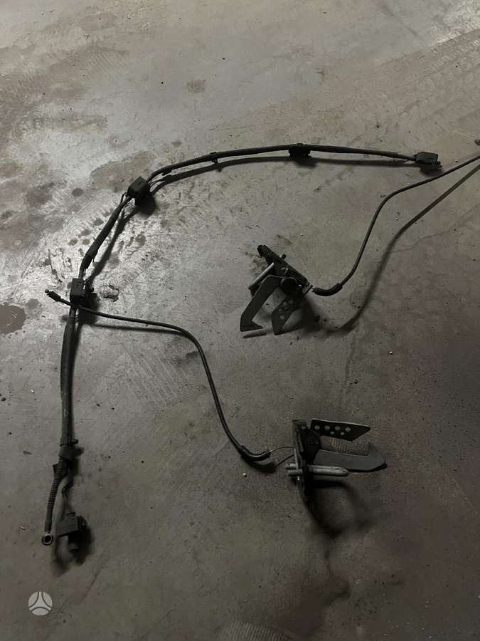BMW 5 serija variklio aušinimo detalės