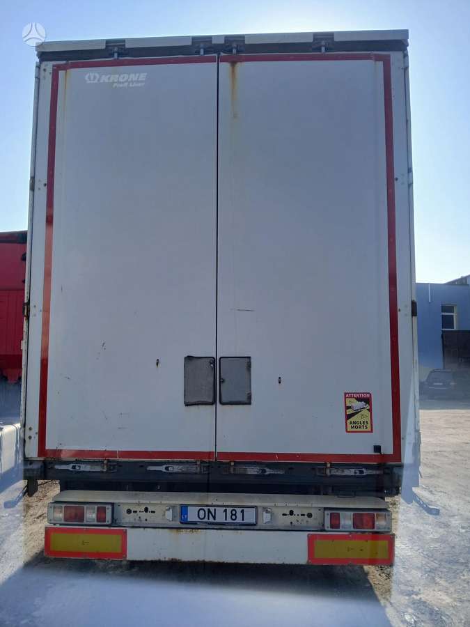 Krone CD, bortinės su užuolaidomis