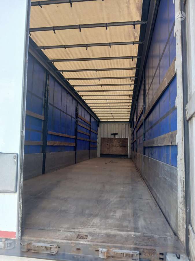 Krone CD, curtainsider with dropside