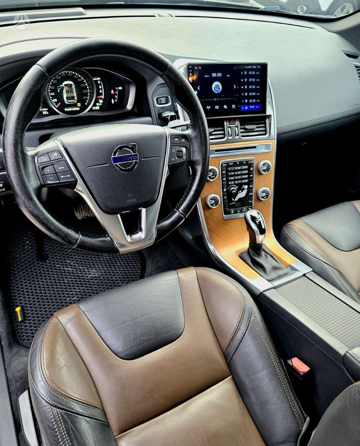 Volvo XC60, 2.0 l., off-road / crossover
