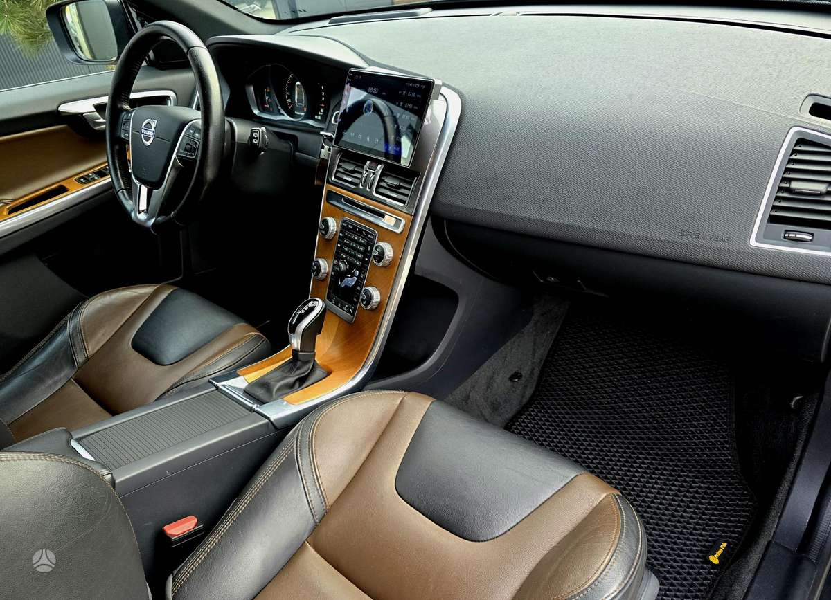 Volvo XC60, 2.0 l., off-road / crossover