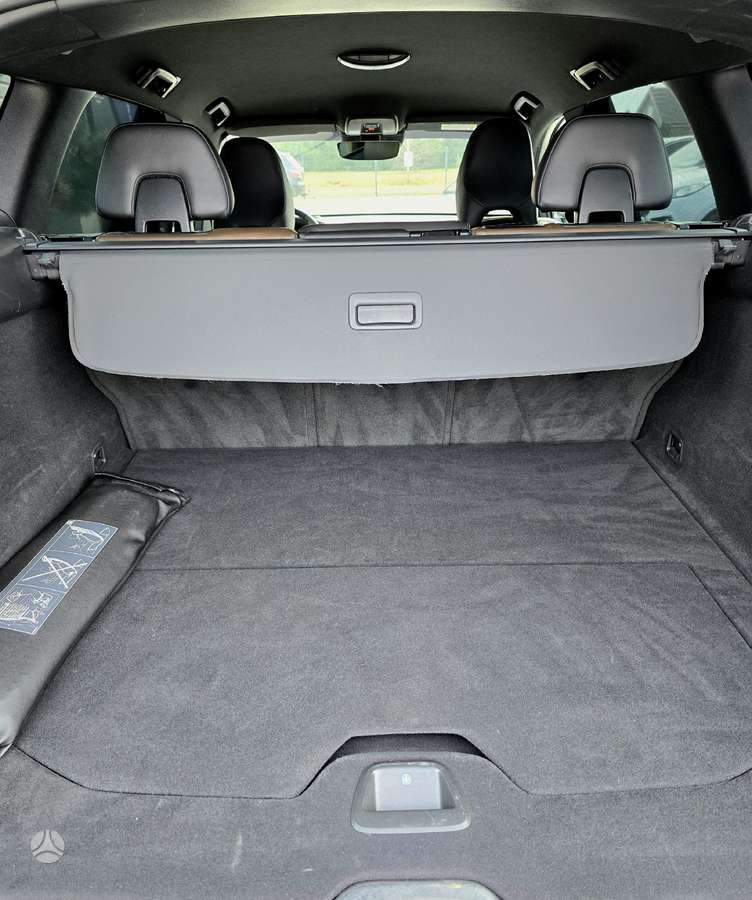 Volvo XC60, 2.0 l., off-road / crossover