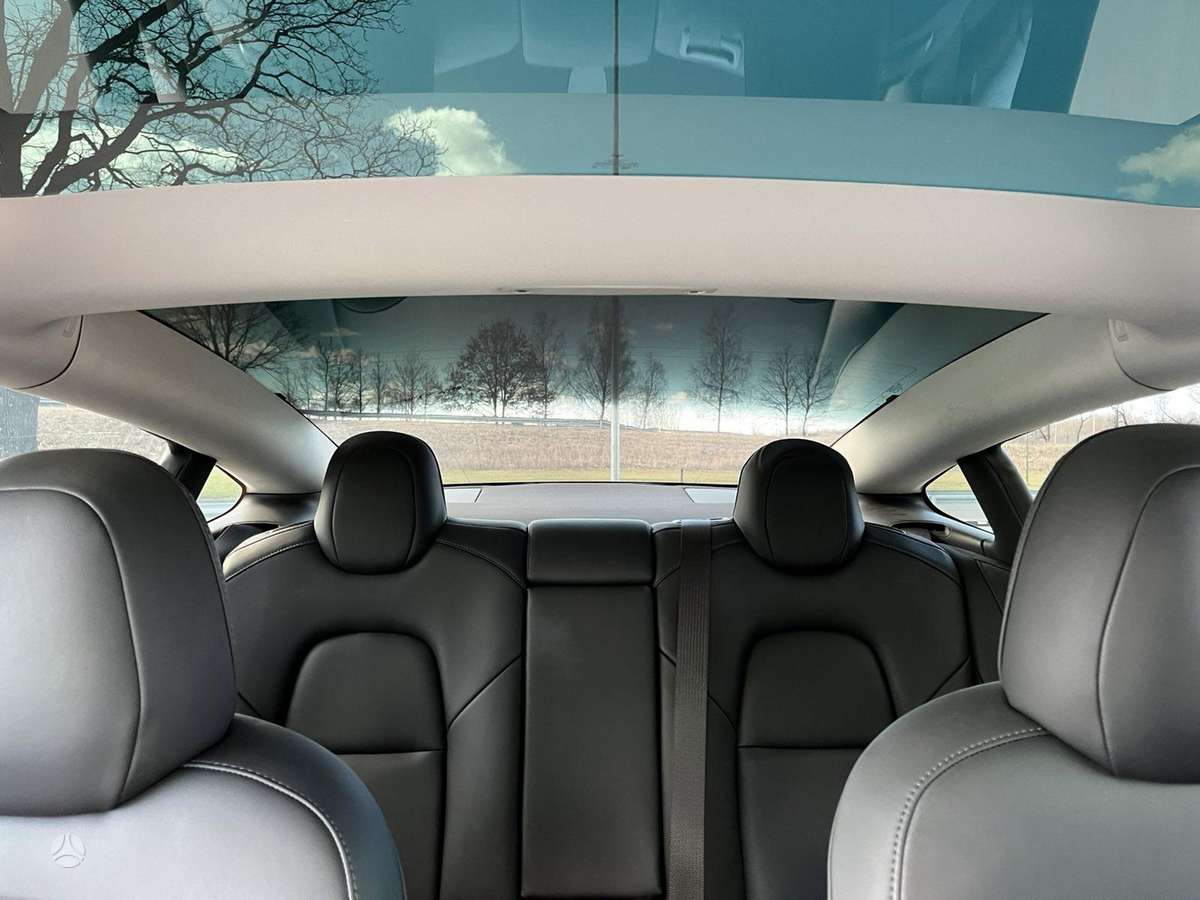 Tesla Model 3, 60 кВт·ч, Седан