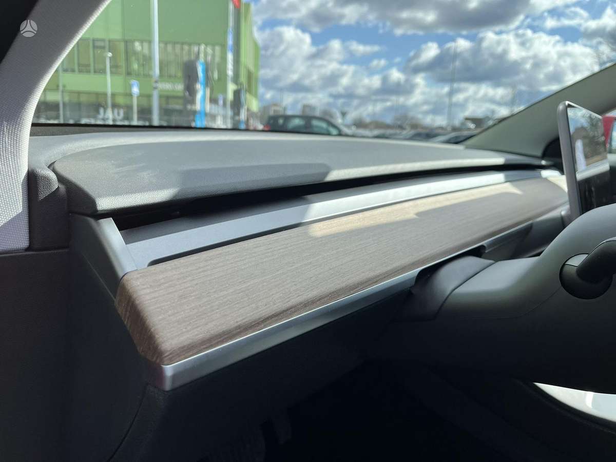 Tesla Model 3, 60 кВт·ч, Седан