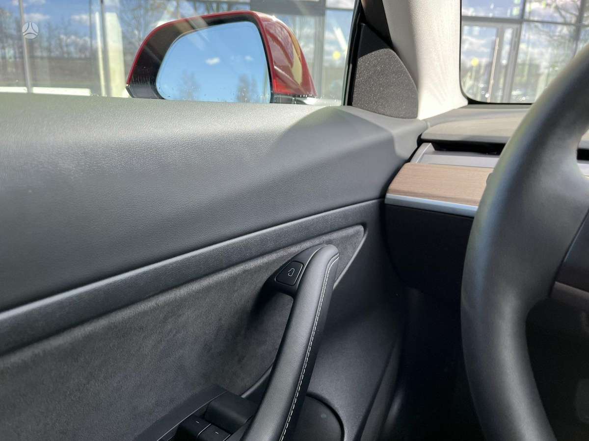 Tesla Model 3, 60 кВт·ч, Седан