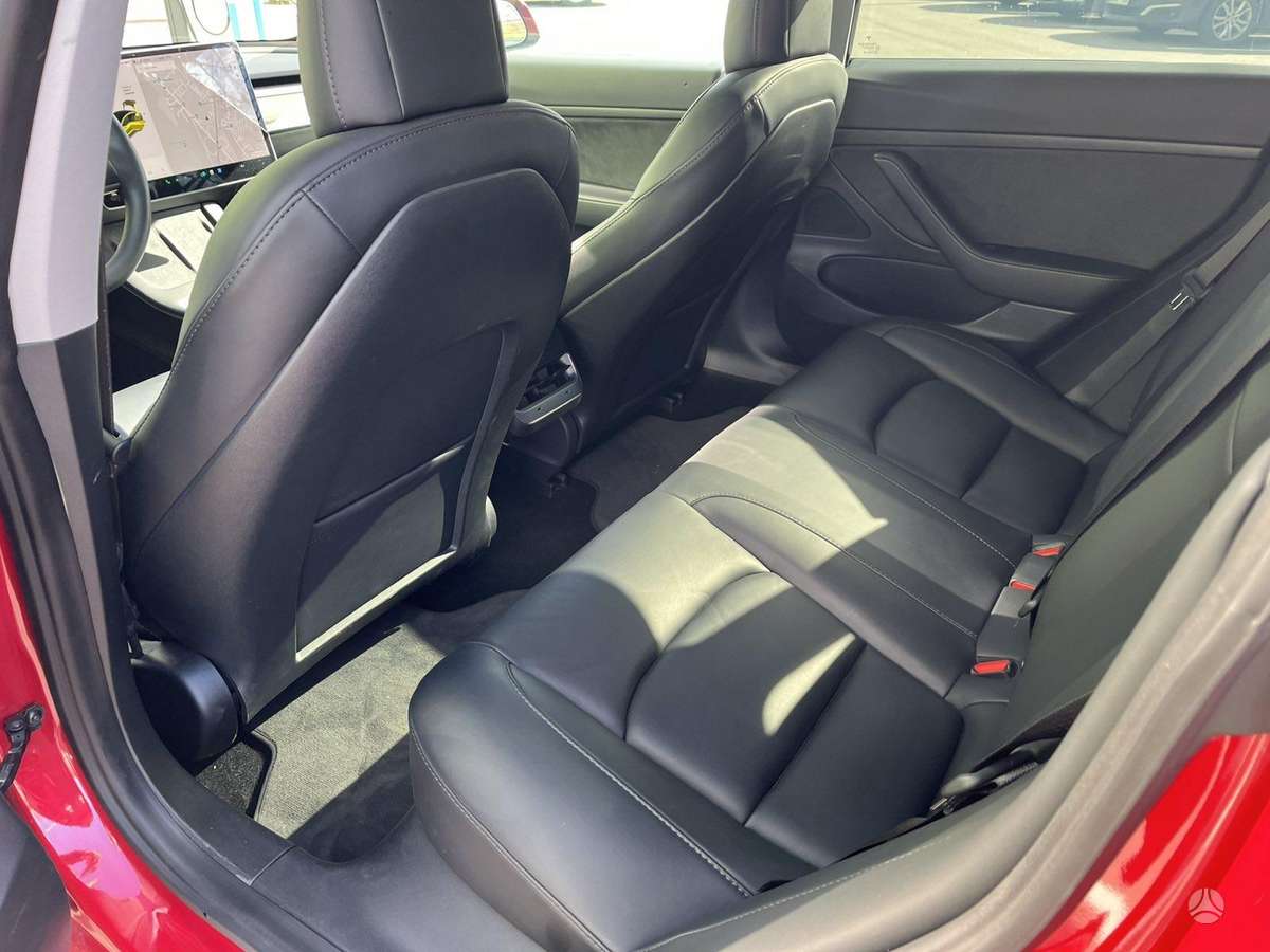 Tesla Model 3, 60 кВт·ч, Седан