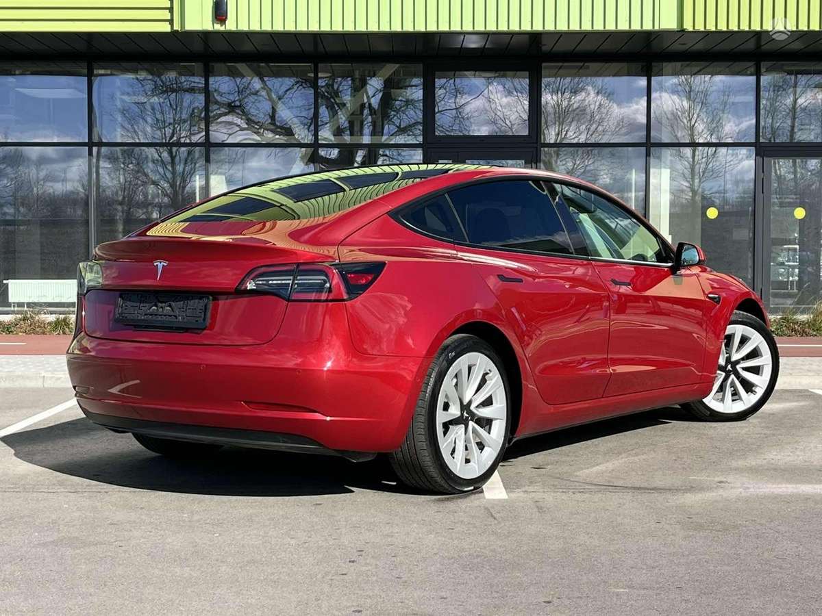 Tesla Model 3, 60 кВт·ч, Седан