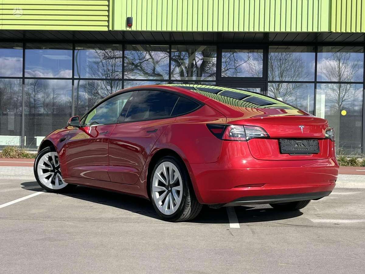 Tesla Model 3, 60 кВт·ч, Седан