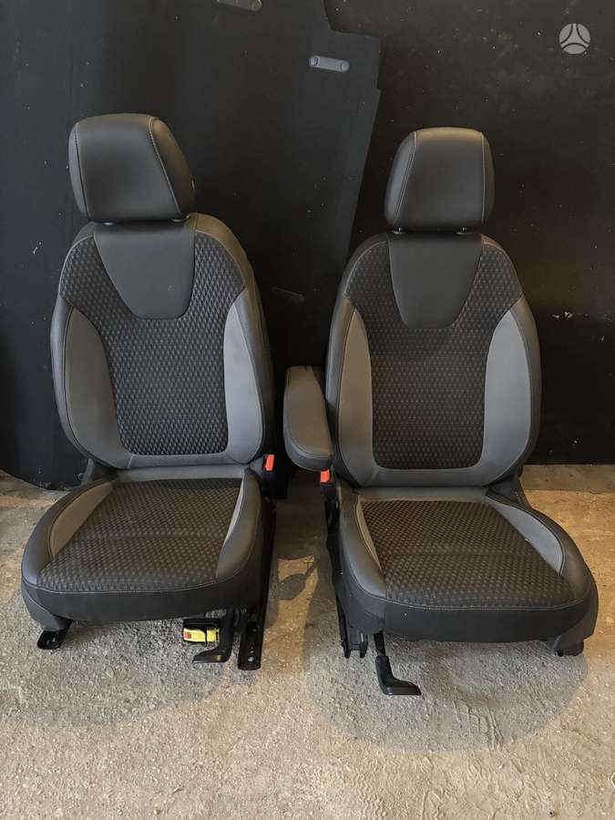 Opel Crossland X сиденья