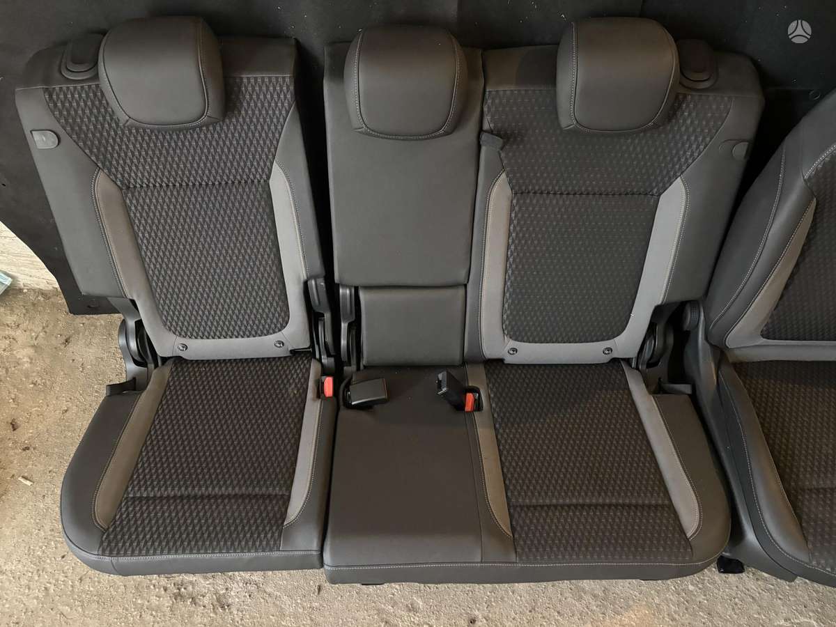 Opel Crossland X seats
