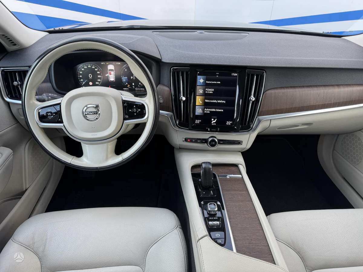 Volvo V90 Cross Country - 8