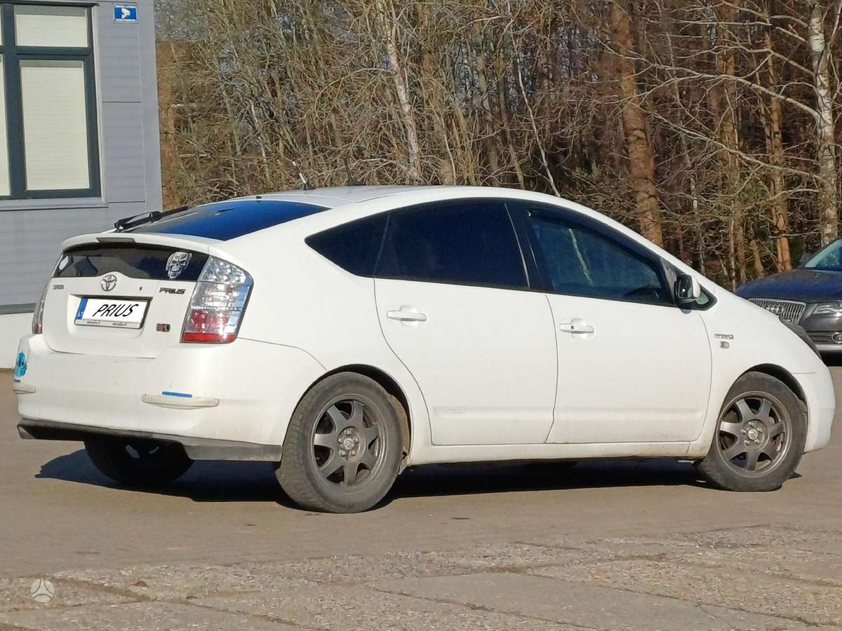 Toyota Prius, 1.5 l., Хэтчбек