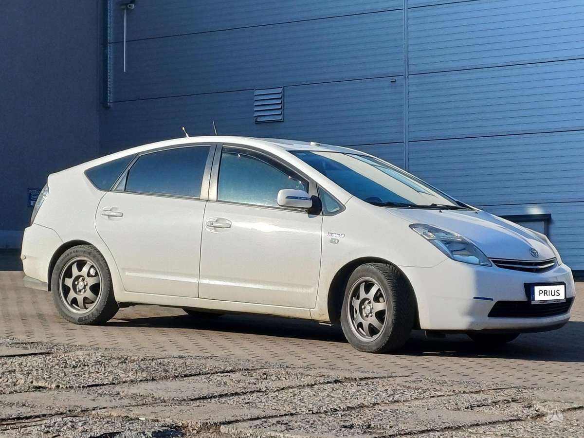 Toyota Prius, 1.5 l., hatchback