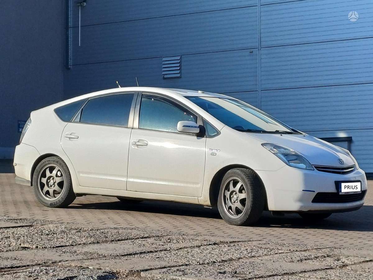 Toyota Prius, 1.5 l., Хэтчбек