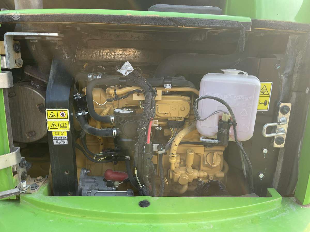 Caterpillar 305E2, mini ekskavatoriai