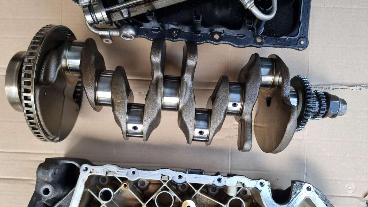 Audi A4, 06H145701L, crankshaft, pistons