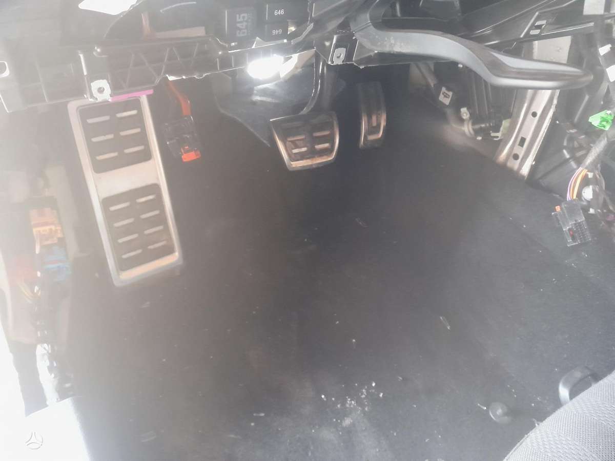 Volkswagen Jetta dalimis