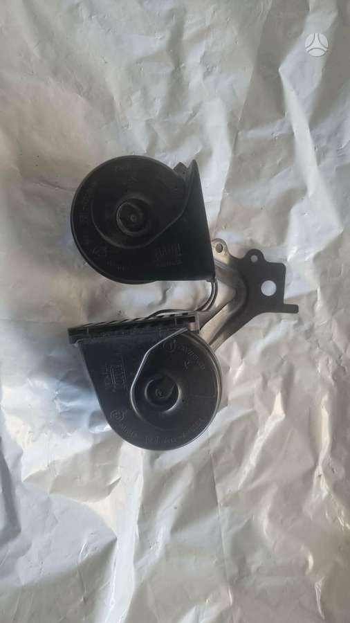 Chrysler Pacifica bumpers, lights