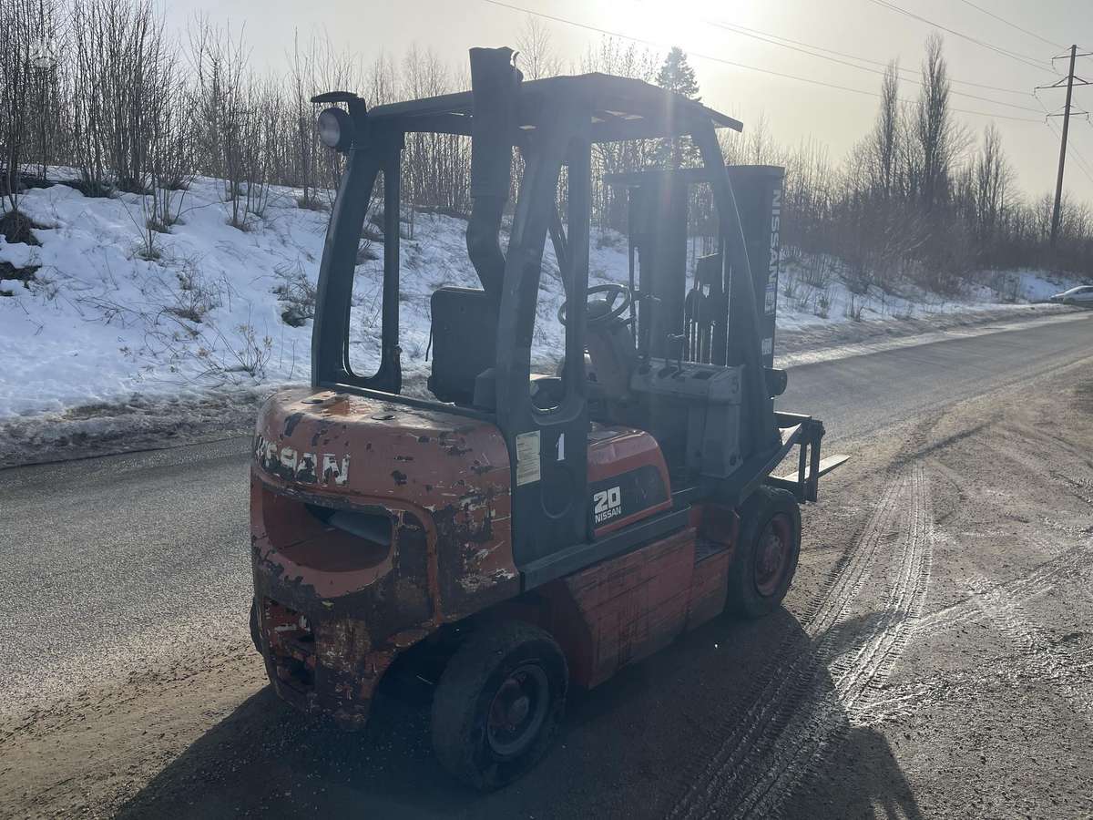Nissan FD02A200, šakiniai krautuvai