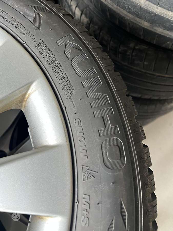 Kumho, žieminės 225/50 R17