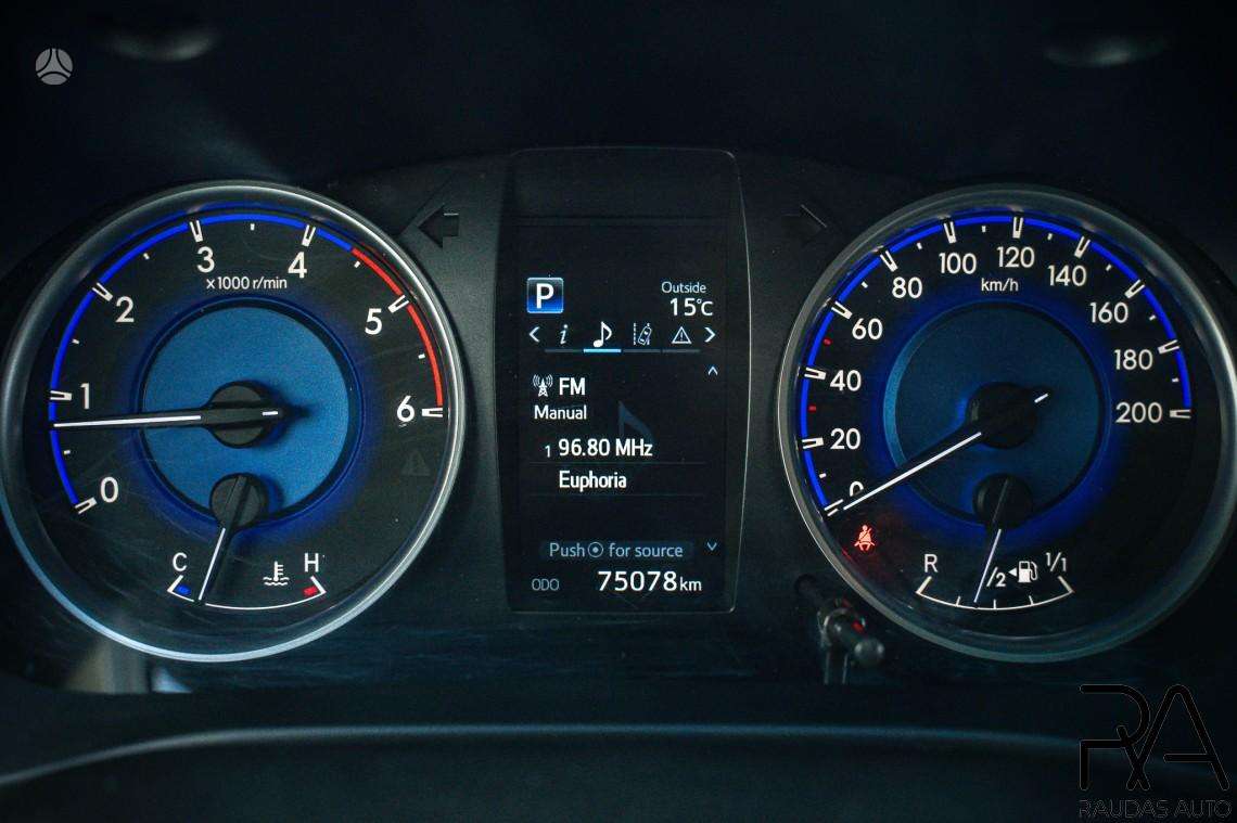 Toyota Hilux, 2.4 l., Пикап