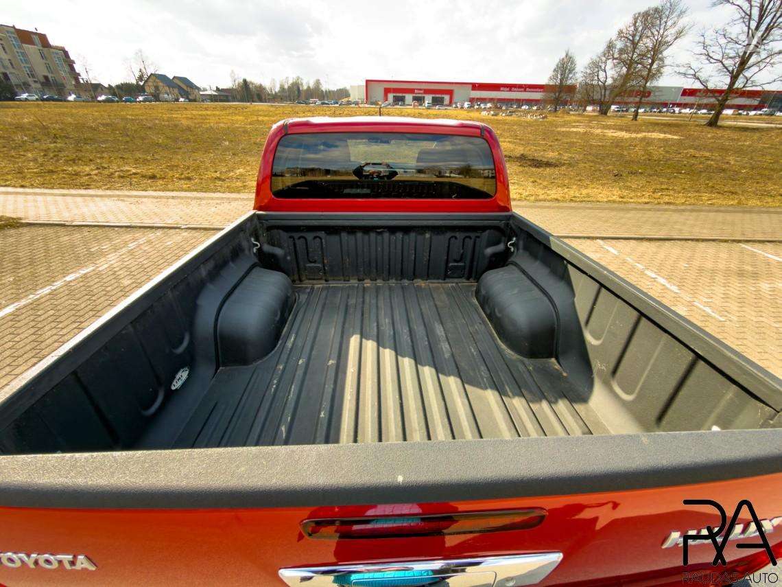 Toyota Hilux, 2.4 l., Пикап