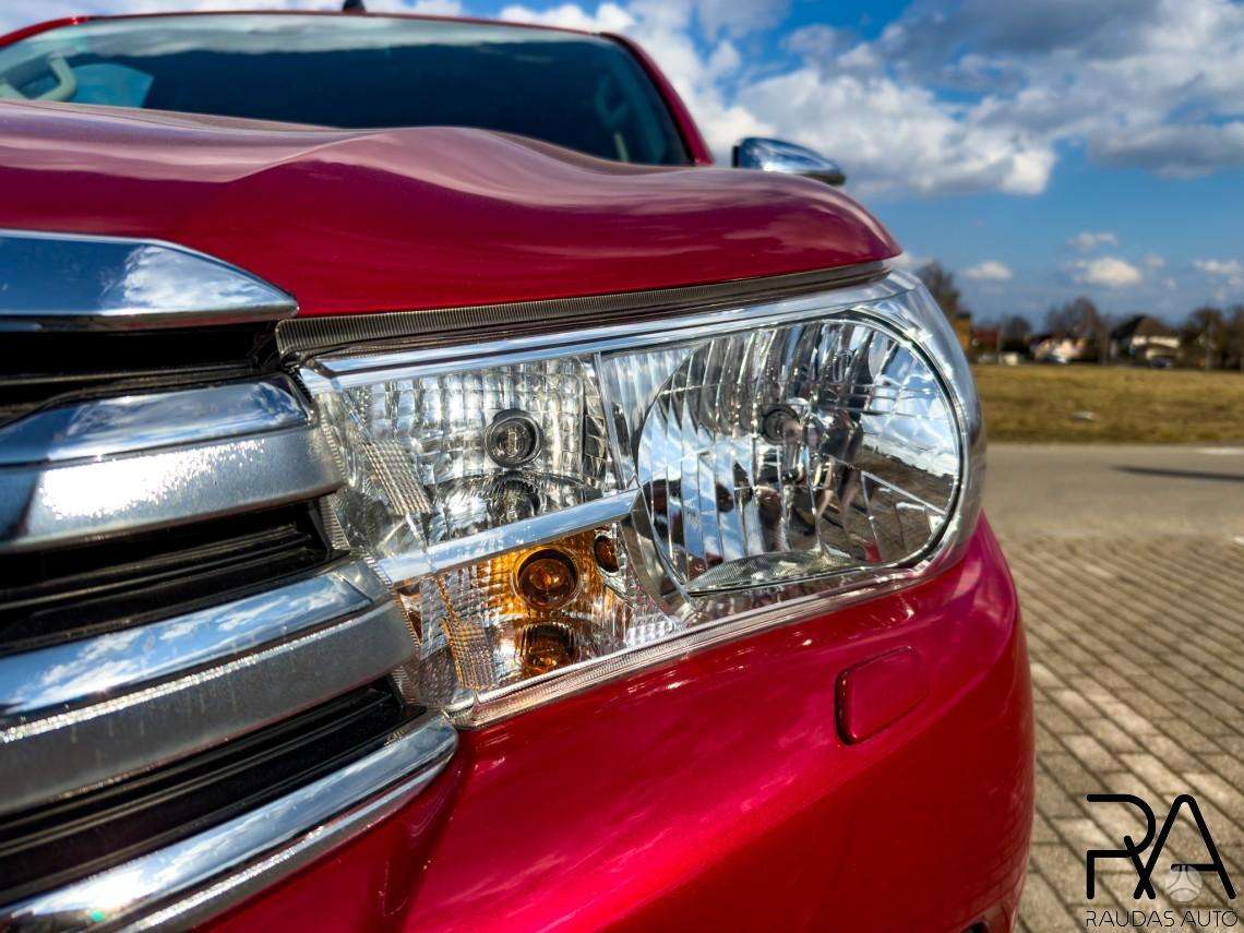 Toyota Hilux, 2.4 l., Пикап