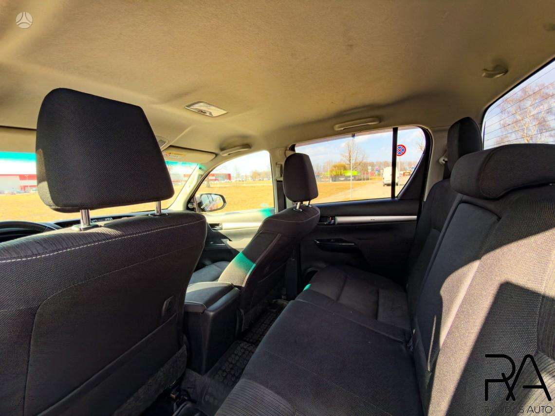 Toyota Hilux, 2.4 l., Пикап