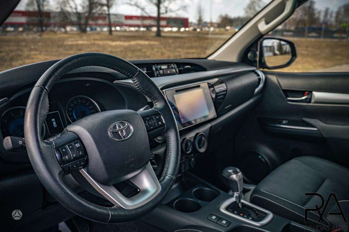 Toyota Hilux, 2.4 l., Пикап